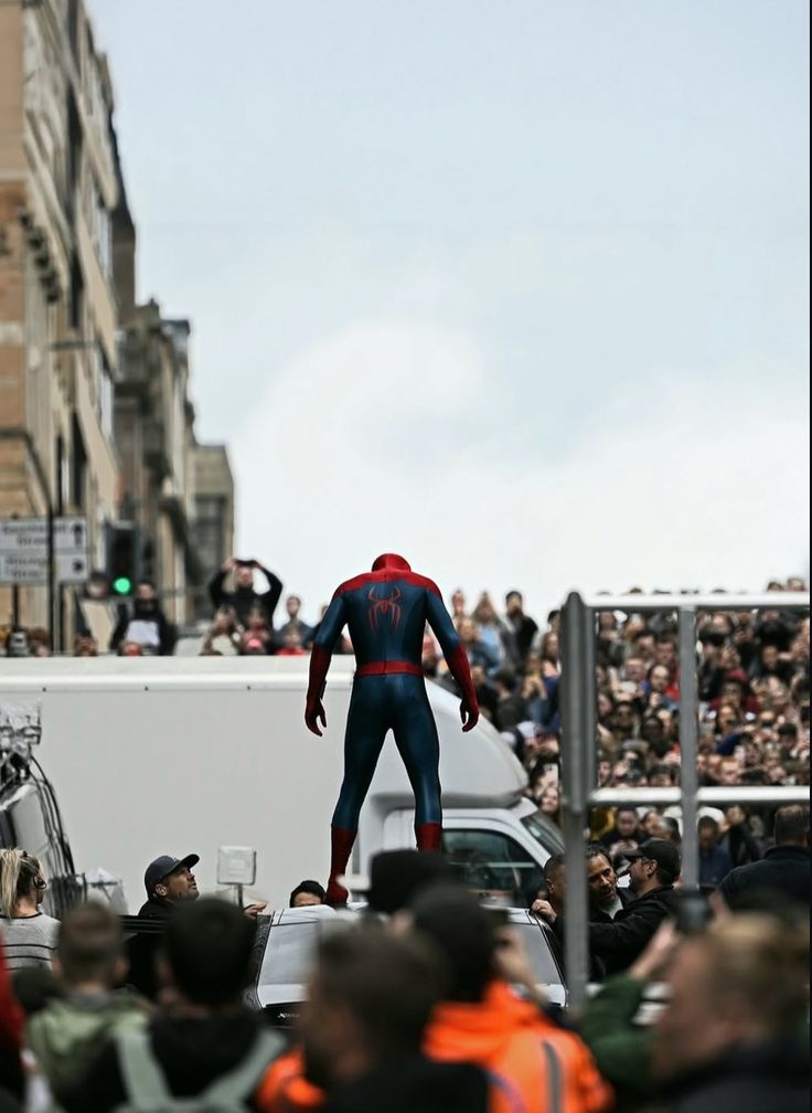 AURA. Spider-Man: Brand new day